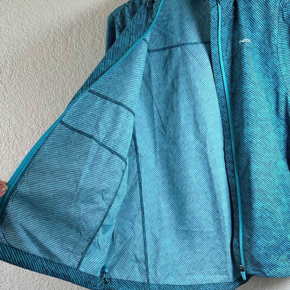 Endura Hummvee WP‎ Shell Jacket Hooded Lightweight Rain Wind Size M
